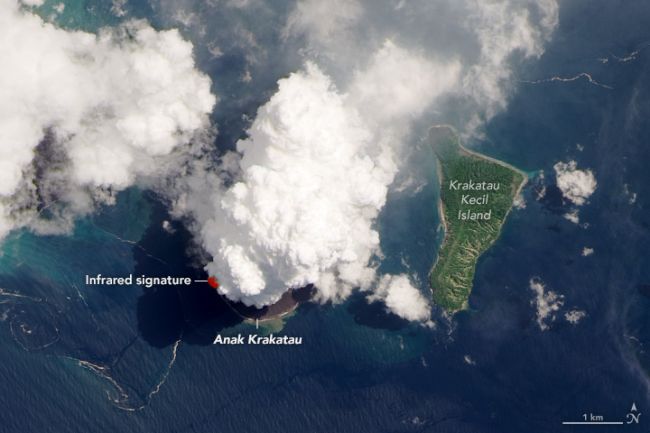 Erupția Vulcanului Anak Krakatau, văzută din spațiu! Erupția s-a auzit în jurul lumii
